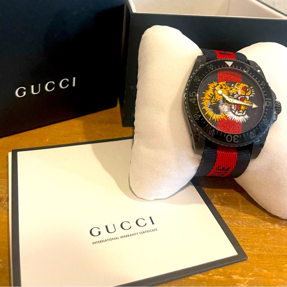 New Gucci dive tiger Par Amour tiger watch never worn